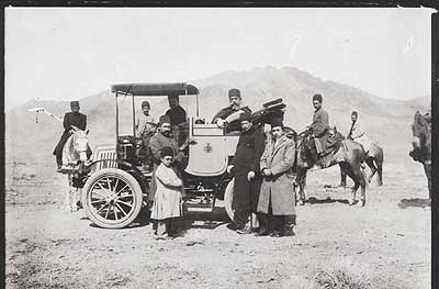 عکس تاریخی از نخستین خودرو وارد شده به ایران