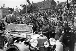 میلیاردر روسی مرسدس هیتلر را خرید+ عکس