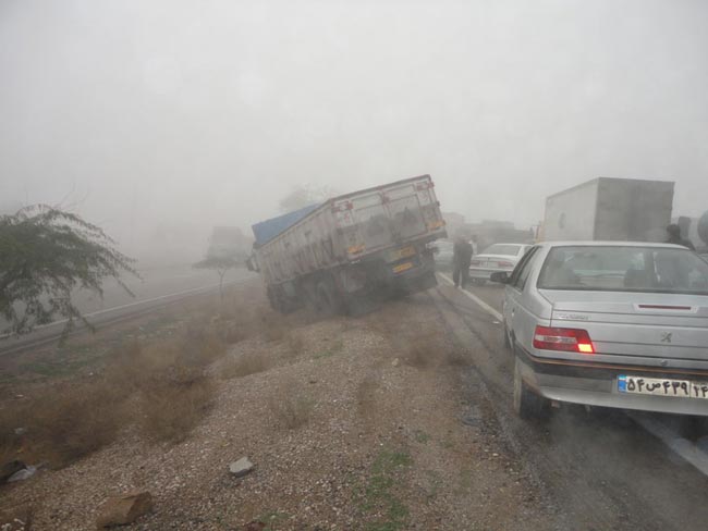 تصادف زنجیره ای در اهواز