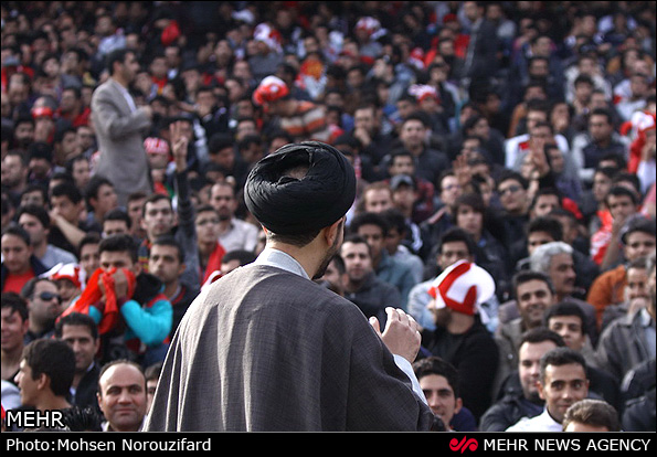 عکس/حضور روحانیون در دربی تهران