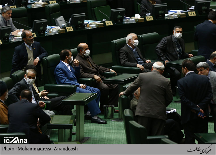 Khuzestan representatives attend Majlis wearing dust masks - IN PHOTOS