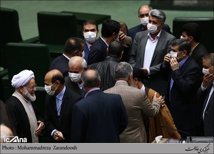 Khuzestan representatives attend Majlis wearing dust masks - IN PHOTOS