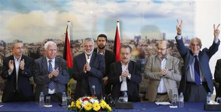 توافق فتح و حماس برای پایان جدایی 7 ساله غزه و کرانه باختری