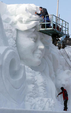 ساخت مجسمه بزرگ برفی – کره جنوبی