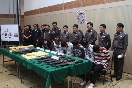 کنفرانس خبری فرمانده پلیس تایلند پس از دستگیری 9 قاچاقچی مواد مخدر