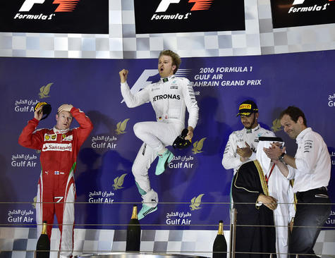 شادمانی برنده مسابقات جایزه بزرگ اتومبیلرانی بحرین 