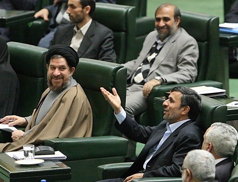 احمدی نژاد در جلسه سوال از رئیس جمهور