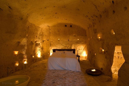 هتلی جالب با فضایی غار مانند (+عکس)