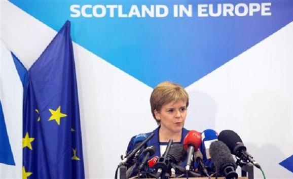 اسکاتلند: درخواست مجوز اجرای همه پرسی برای استقلال از بریتانیا تا قبل از 2020