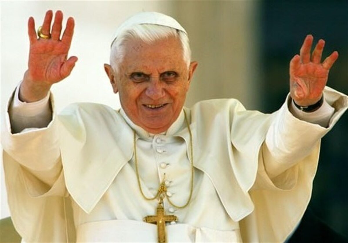جنازه پاپ سابق برای خداحافظی (+عکس)