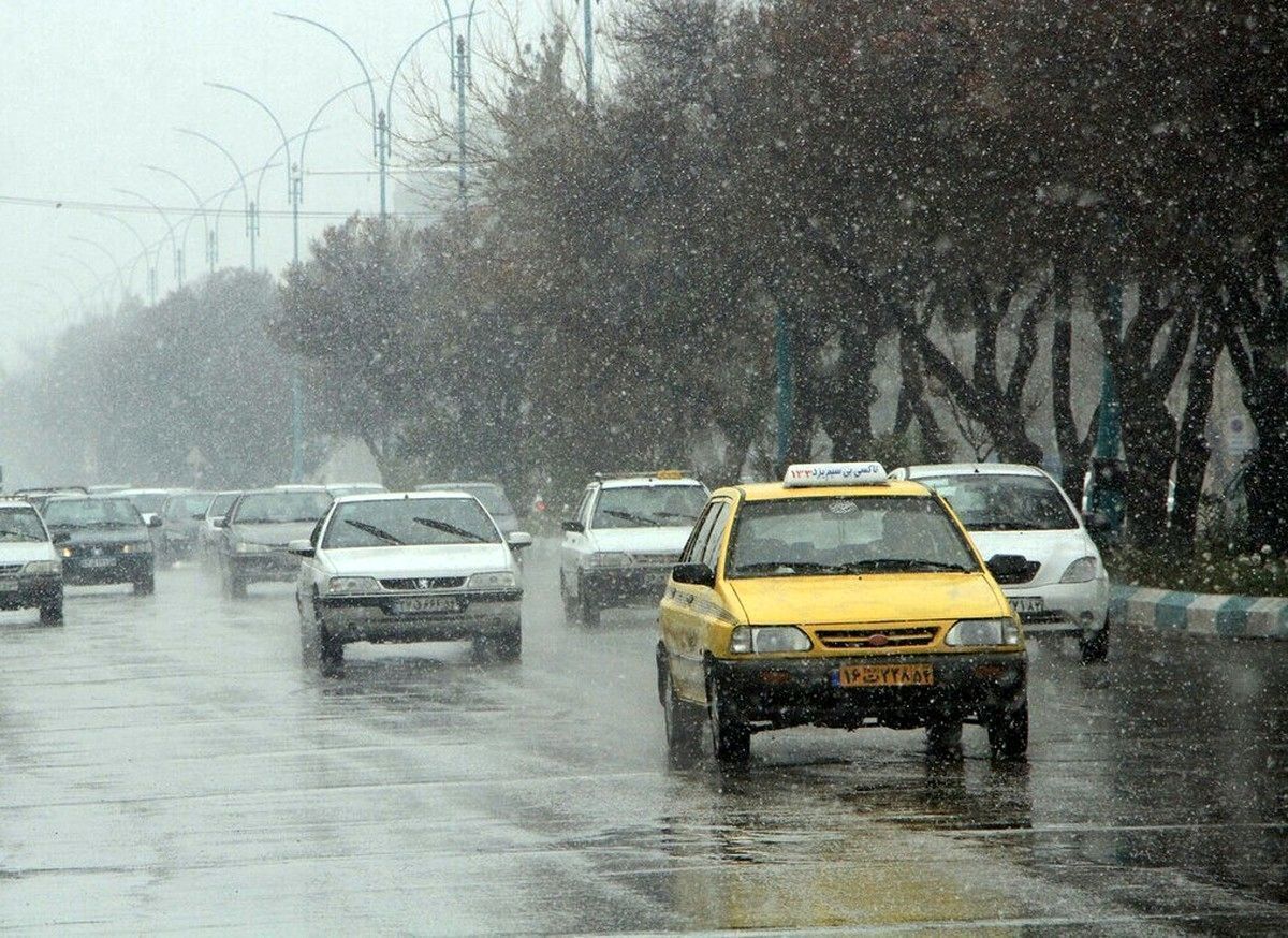 تداوم فعالیت سامانه بارشی در تهران/ کاهش دما بین ۳ تا ۵ درجه