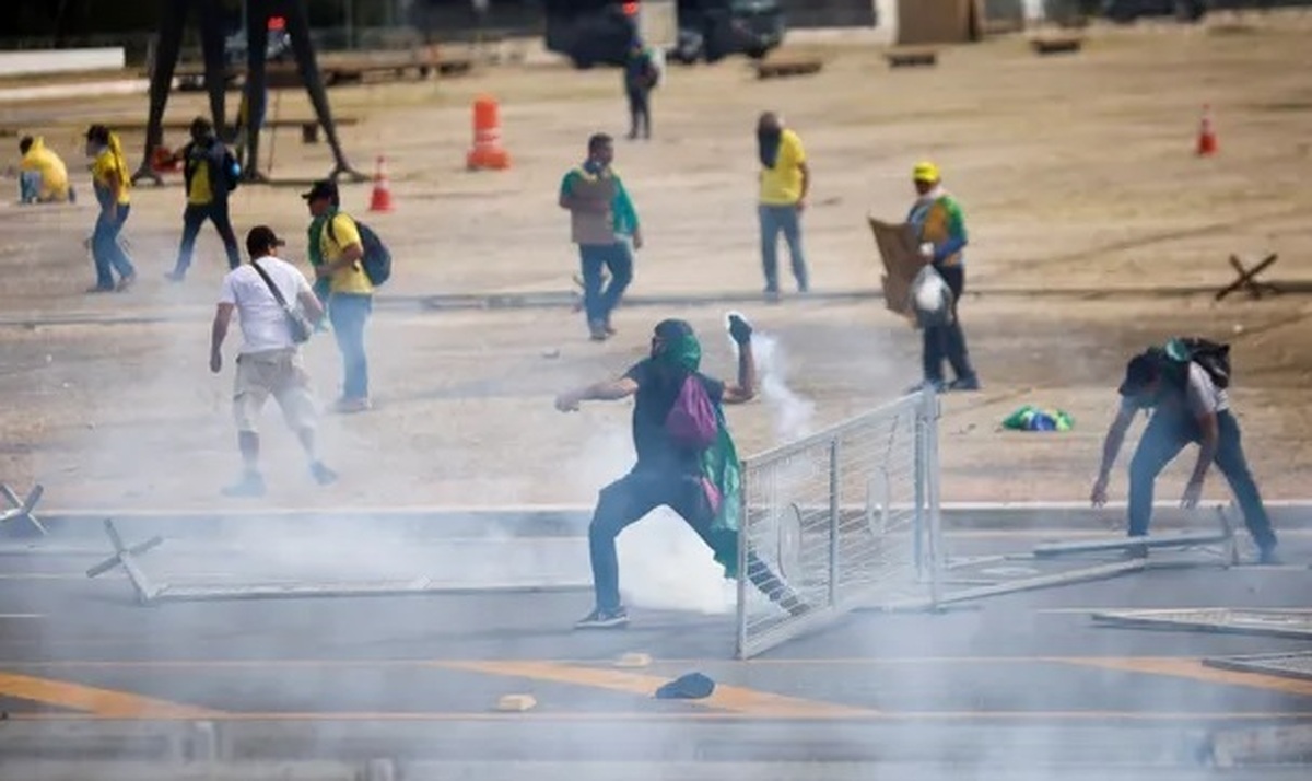 برزیل؛‌ حمله معترضان به ساختمان ریاست جمهوری و پارلمان (+عکس)