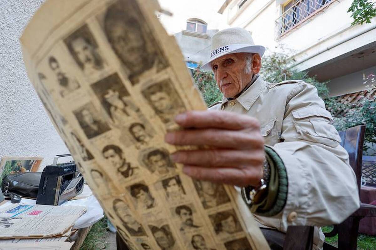 ببینید| کسی که به مرد روزنامه‌ای غزه مشهور است/ جمع‌آوری 25 هزار نسخه در 50 سال