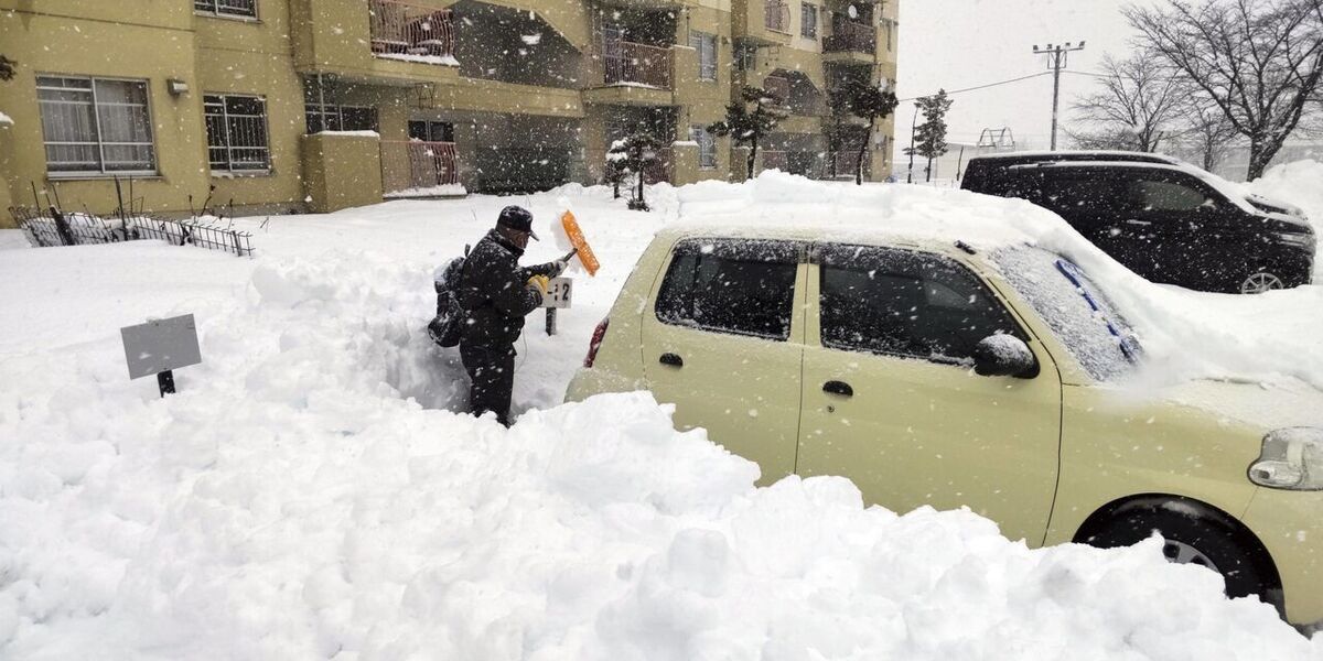 برف سنگین در ژاپن با ۱۴ کشته/ مجروح شدن بیش از ۸۰ نفر