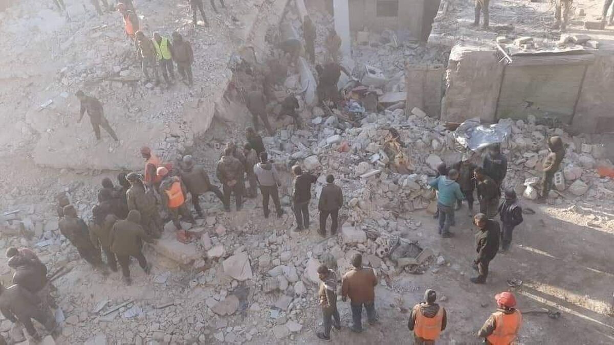 ریزش یک ساختمان در سوریه/ ۱۶ کشته و ۴ زخمی