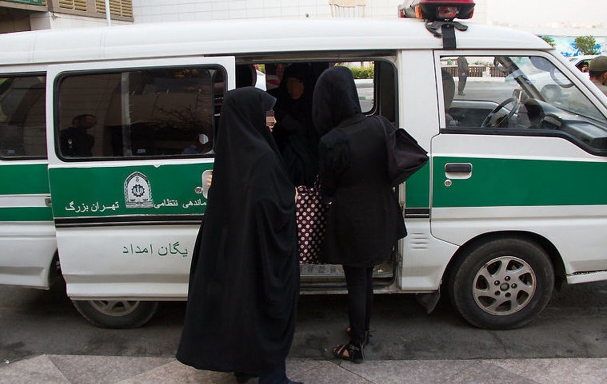 تعلیق عضویت ۱۲ زن در کتابخانه ملی به دلیل حجاب/ خبرگزاری فارس: ۴ نفر تعهد دادند، عضویت شان برگشت