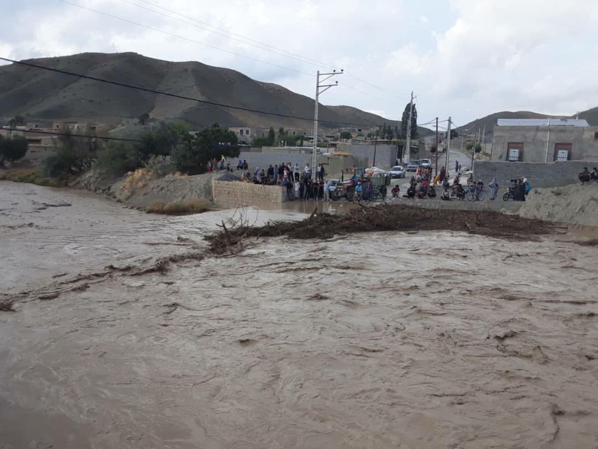 خسارت ۱۱ میلیارد تومانی سیل به شبکه برق کرمان/ قطعی برق در ۱۱ روستا