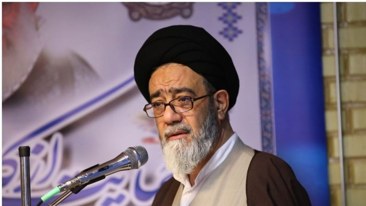 امام جمعه تبریز: اخباری که با سلیقه خبرنگار سازگار نیست نباید از متن خبر حذف شود