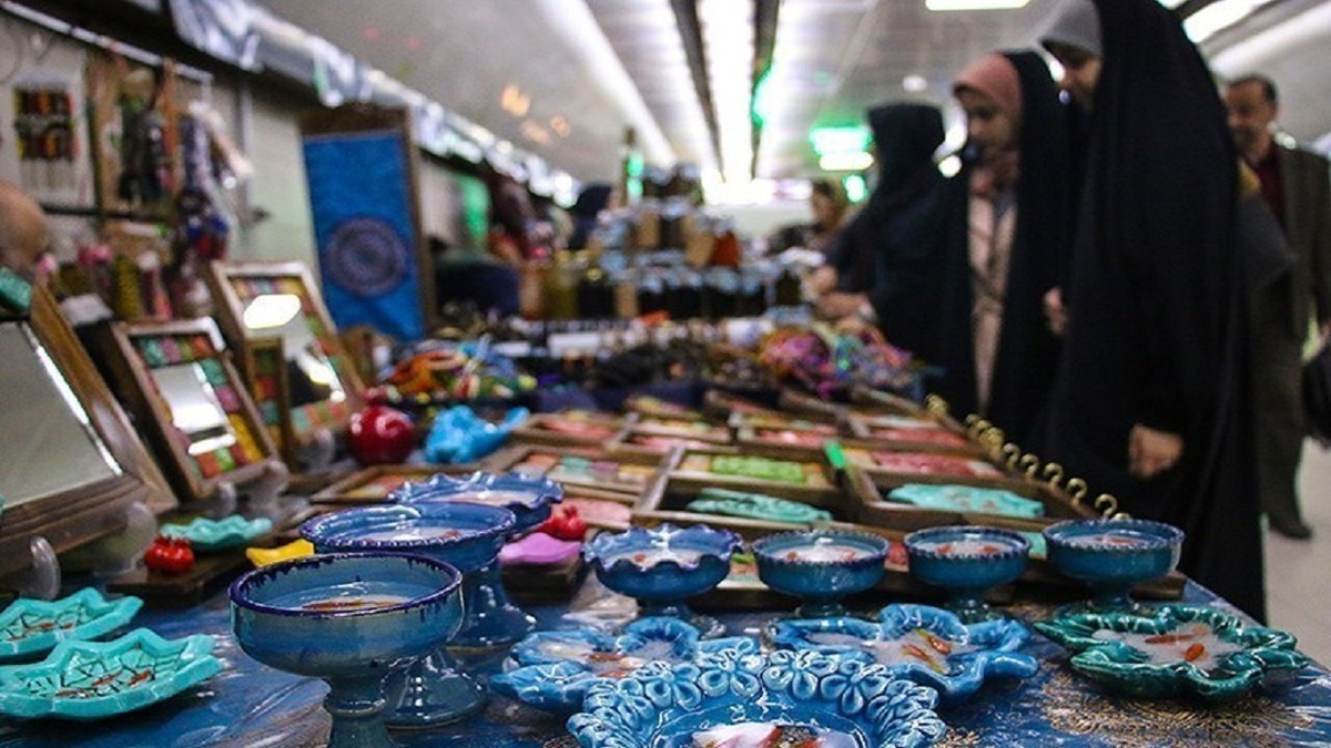 عرضه محصولات زنان سرپرست خانوار پایتخت در ۴ بازارچه تهران