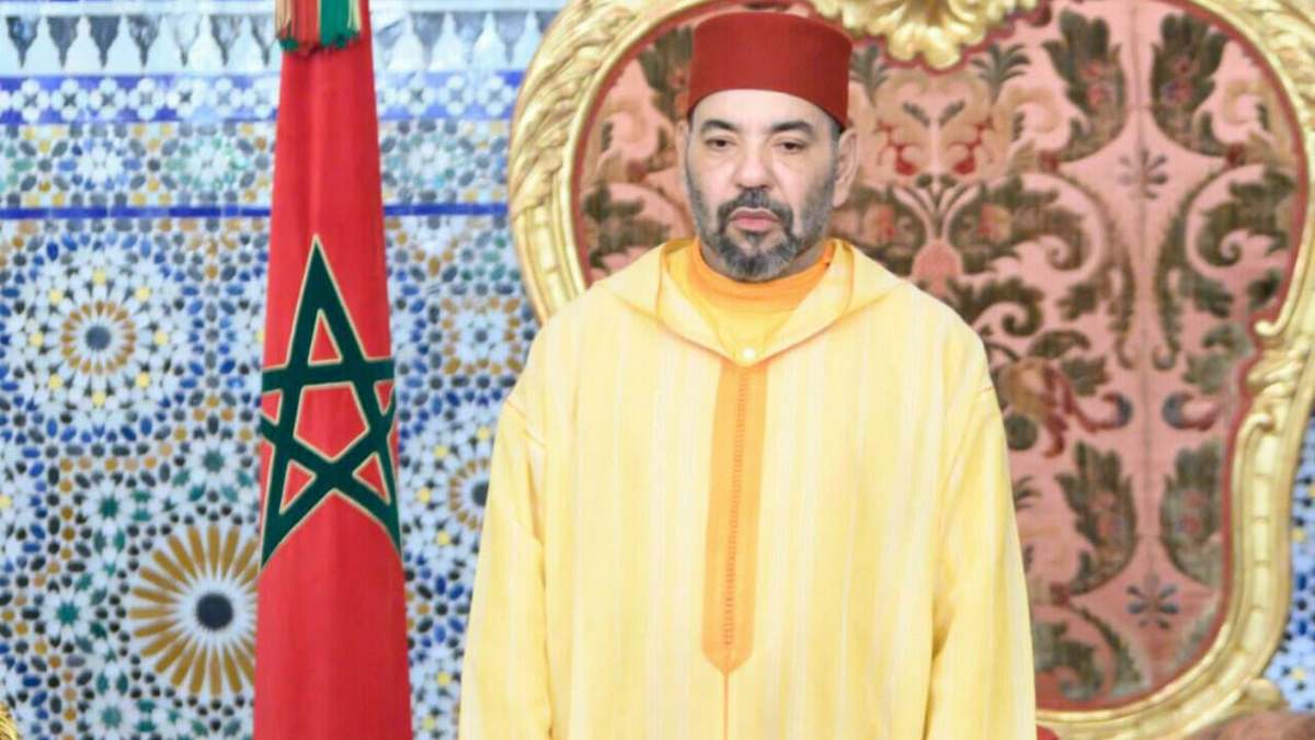 ببینید | پادشاه مراکش مست در خیابان‌های پاریس