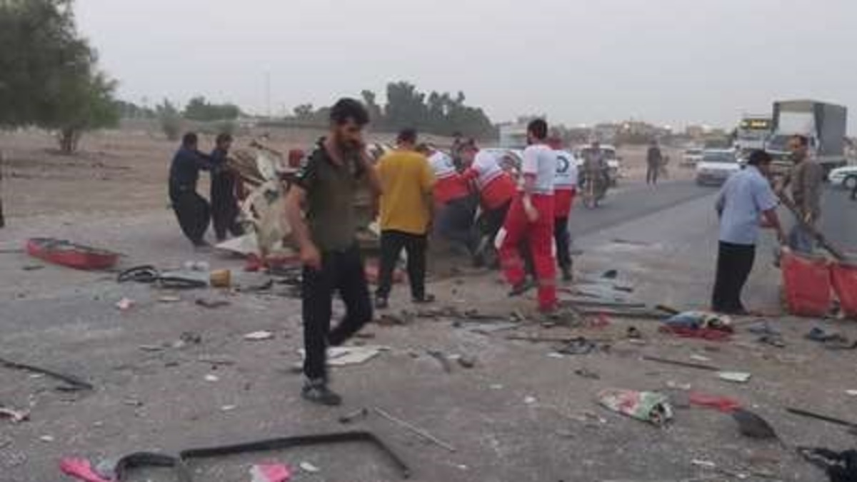 خوزستان/ 16 کشته در تصادف تریلی و مینی‌بوس در شوشتر