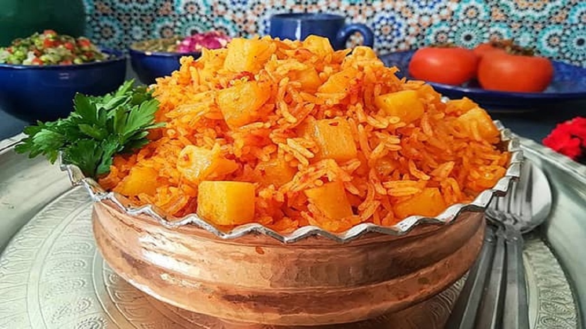 طرز تهیه دمی گوجه؛ غذای سنتی و خوشمزه ایرانی