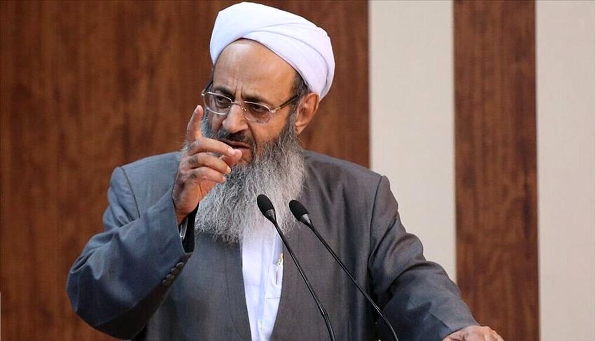 روزنامه ایران: مولوی عبدالحمید از حقوق زنان می گوید اما به آنها اجازه شرکت در نمازجمعه را نمی دهد