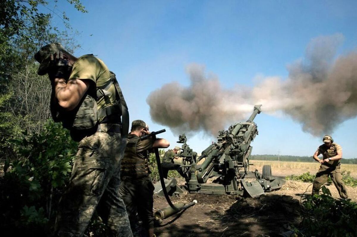 ببینید | آتش سنگین نیروهای اوکراین بر سر روس‌ها در حین فرار از جبهه خرسون