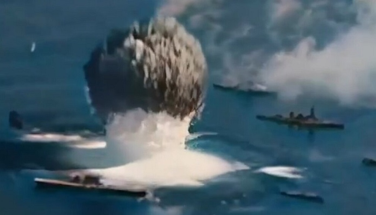 لحظه انفجار بمب زیر دریا و پودر شدن کشتی‌ها (فیلم)