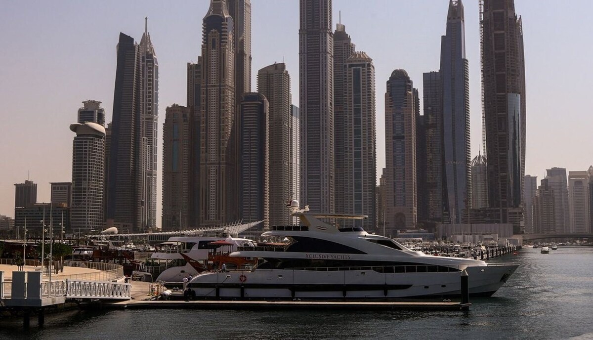 دبی به دنبال کسب درآمد از جام جهانی قطر / قایق لوکس شبی 15 هزار دلار