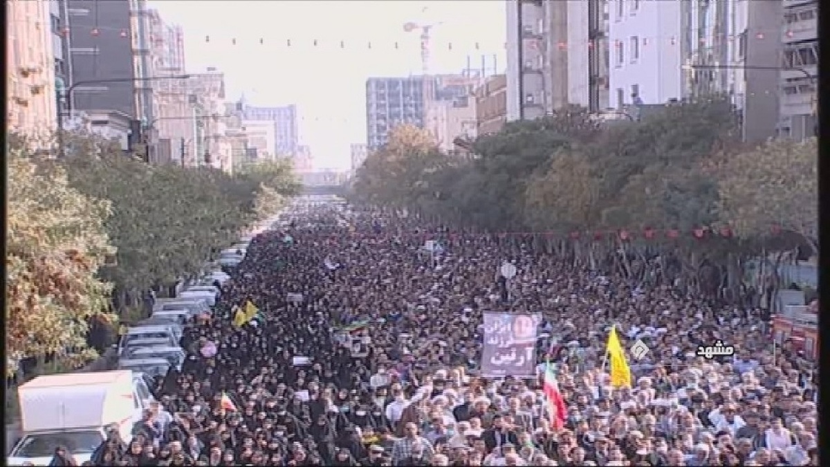 راهپیمایی مردم سراسر کشور در محکومیت جنایت تروریستی حرم شاهچراغ (ع)