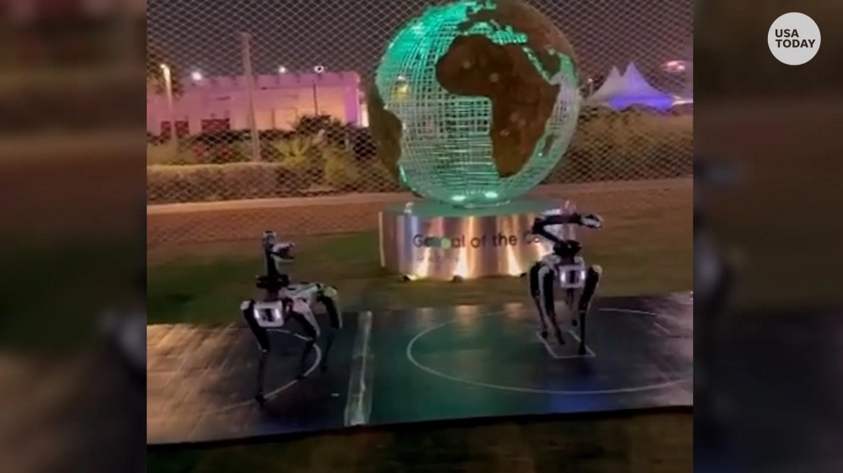 ببینید| ربات‌های رقصان در دوحه قطر