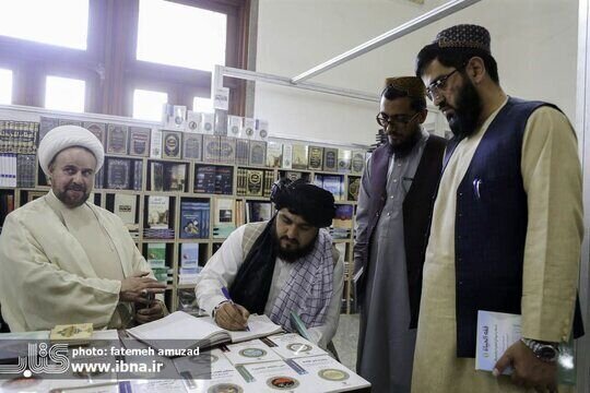 حضور دیپلمات های طالبان نمایشگاه کتاب تهران
