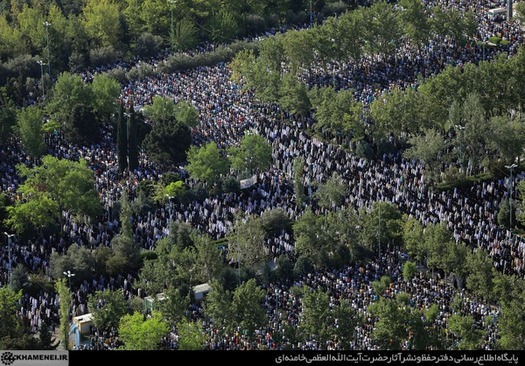 اقامه نماز عید فطر به امامت رهبر انقلاب (عکس) 15